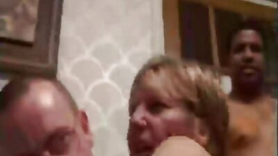 Medence melletti punci, anál sexvideok online lüktetett egy cserzett baba napszemüveg