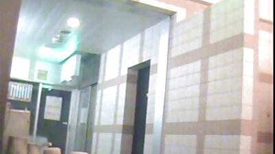 Platina szőke ribanc azt csaladisex hiszi, nincs gonosz creampie